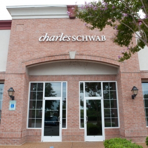 Photo of Charles Schwab