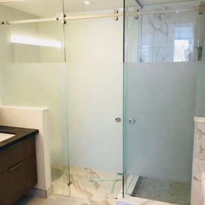 Photo of V&V Diaz Veliz Shower Glass