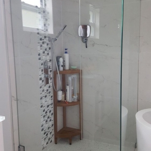 Photo of V&V Diaz Veliz Shower Glass