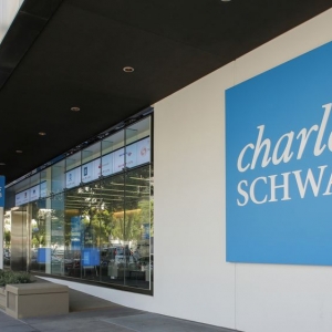 Photo of Charles Schwab