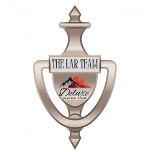 Photo of Amie Larsen - Deluxe Utah Real Estate
