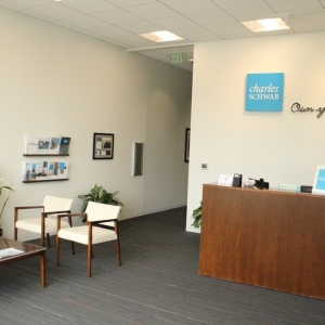 Photo of Charles Schwab