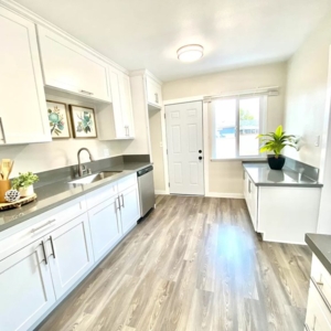 Photo of California Granite & Flooring