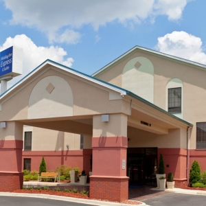 Photo of Holiday Inn Express & Suites Birmingham NE - Trussville