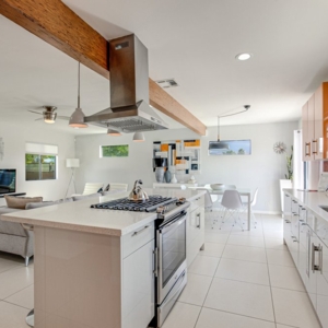 Photo of Margie Lord - Pacific Sotheby's International Realty