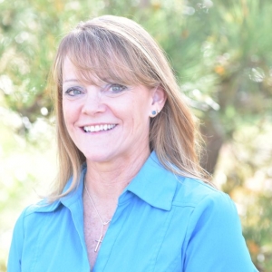 Photo of Laurie Loparo - Carolina One Real Estate