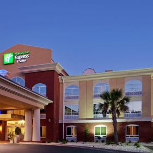 Photo of Holiday Inn Express & Suites - Camden