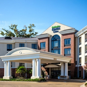 Photo of Holiday Inn Express & Suites Jackson - Flowood
