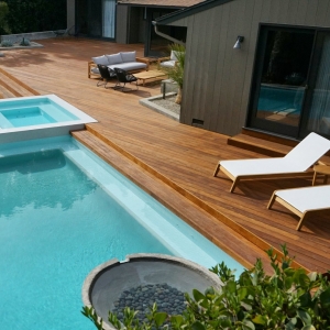 West Hollywood MG Construction & Decks