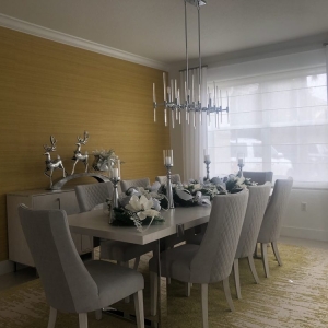 Doral Wallpaper & Drapes by Idea Mueble