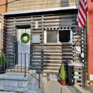 Photo of Laura Geary - Howard Hanna Real Estate Services