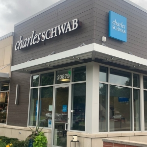 Photo of Charles Schwab