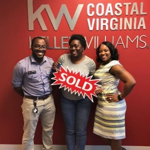 Photo of Rosalind Levy W/ Triumph Realty