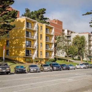 Photo of Lakewood Apartments At Lake Merced