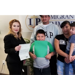 Photo of La Firma Inmigrantes Primero