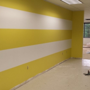 Photo of Damon Gordon Painting