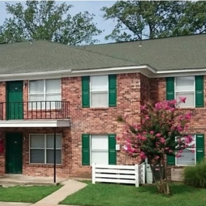Photo of Colonial Parc Apartments