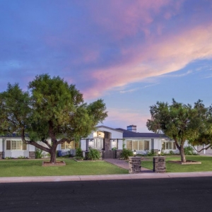 Photo of Jessica Schaefer - Russ Lyon Sotheby's International Realty