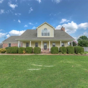 Photo of Laura Gaither - Crye-Leike Realtors