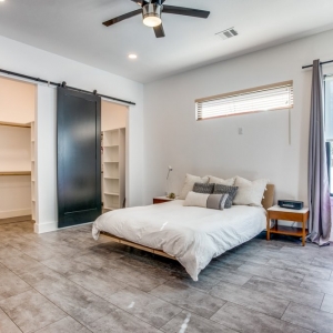 Photo of Nina Bhanot - Compass Realty