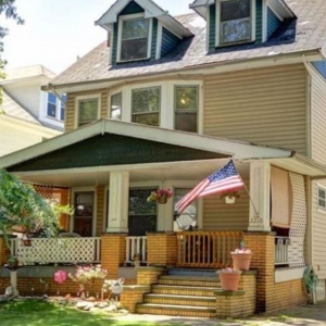 Photo of Tripp Butusov | Charles Rutenberg Realty