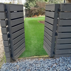 Photo of Her Fencing