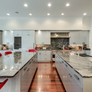 Photo of Chicago Luxury Apartments