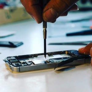 Photo of CyberMax iPhone Repair