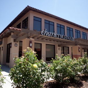 Photo of Charles Schwab