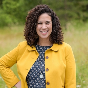 Photo of Yomari Cruz-Deweese - Living Room Realty