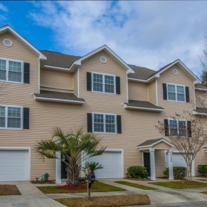Photo of Amy Suzannne Henderson - Carolina One Real Estate