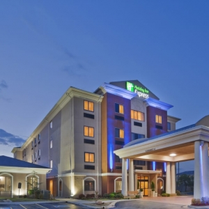 Photo of Holiday Inn Express & Suites Midwest City