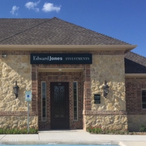 Photo of Edward Jones - Financial Advisor: Melissa L Stewart