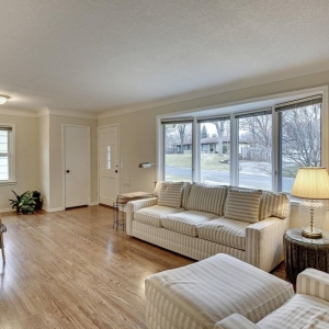 Photo of Cheryl Eastbourne- Edina Realty