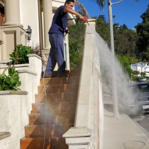 Photo of QuickMasters window cleaning and powerwashing