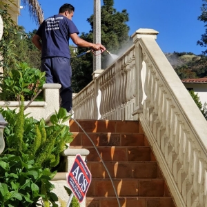 Photo of QuickMasters window cleaning and powerwashing