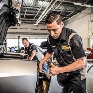 Photo of Service King Collision Collierville