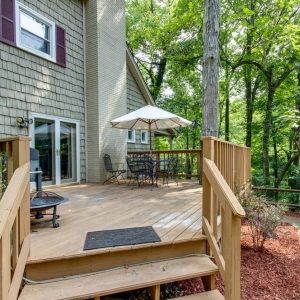 Photo of Virginia Rogan - Village Real Estate