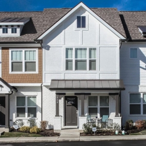 Photo of Virginia Rogan - Village Real Estate