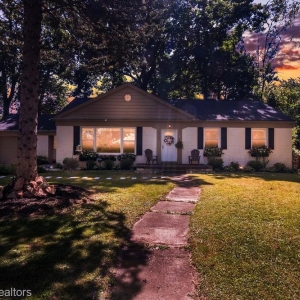 Photo of Michi Real Estate