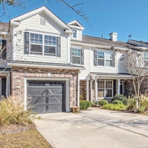 Photo of Heidi Mellison - Brand Name Real Estate