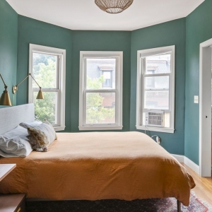 Photo of Elizabeth Bain - Commonwealth Standard Realty