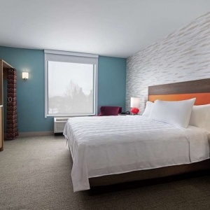 Photo of Home2 Suites Des Moines at Drake University