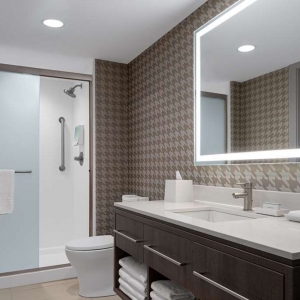 Photo of Home2 Suites Des Moines at Drake University