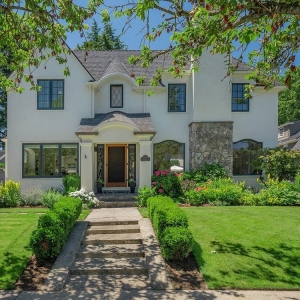 Photo of Susie Hunt Moran Homes - Windermere Realty Trust