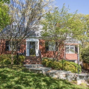 McLean Dan Sells Nova - Keller Williams