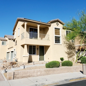 Photo of Tandi Huizenga - Realty One Group