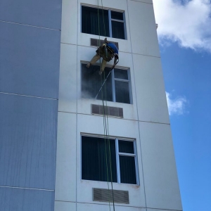 Miami Dakota Windows & Pressure Inc