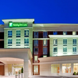 Photo of Holiday Inn & Suites Williamsburg-Historic Gateway