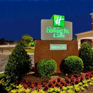 Photo of Holiday Inn & Suites Williamsburg-Historic Gateway